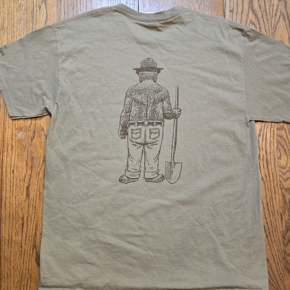 Smokey Bear Graphic T Shirt Glacier National Park Nature Tee - Picture 6 of 7